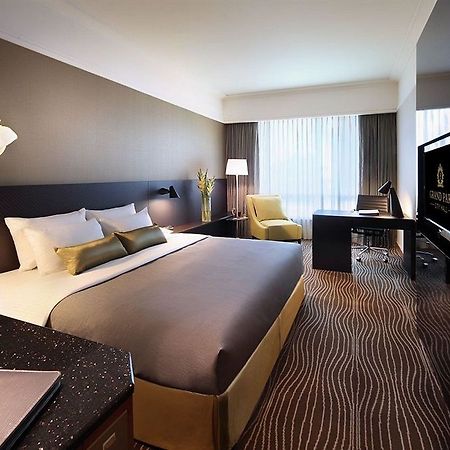 Grand Park City Hall Singapore Exterior photo Deluxe Room