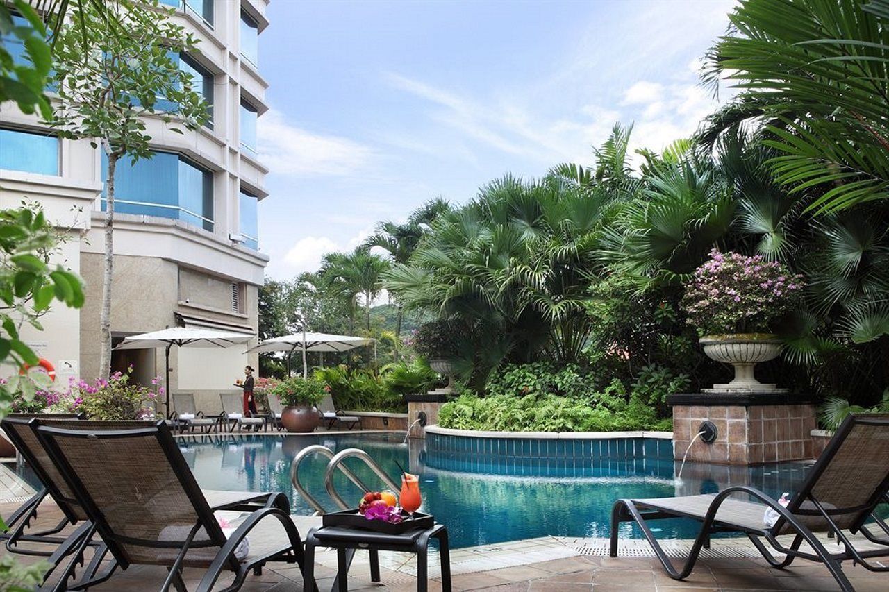 Grand Park City Hall Singapore Exterior photo The pool at the hotel